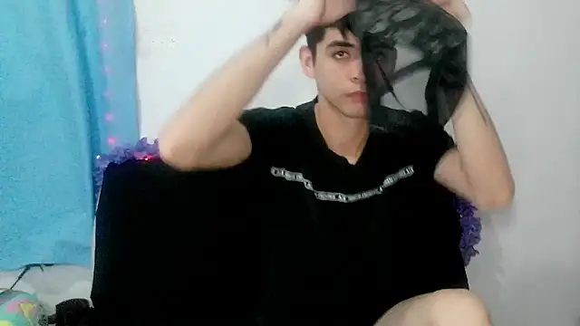 Snapshot of nico22love chatting on 02.02.26 nico22love online show from 02.02.26