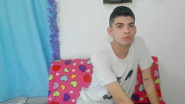 Snapshot of nico22love chatting on 02.12.26 nico22love online show from 02.12.26