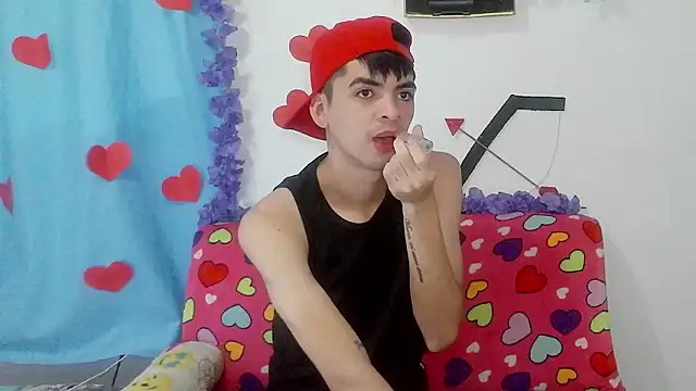 Snapshot of nico22love chatting on 02.18.26 nico22love online show from 02.18.26