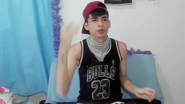 Snapshot of nico22love chatting on 02.22.26 nico22love online show from 02.22.26