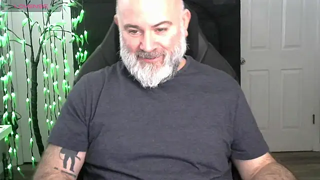 Snapshot of XJJ77x chatting on 02.13.26 XJJ77x online show from 02.13.26