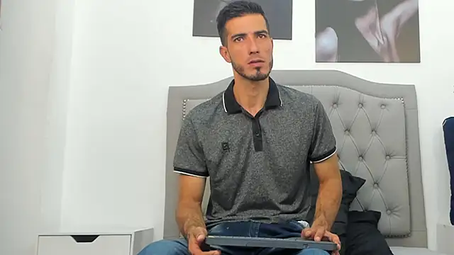 Snapshot of marc_ruffa chatting on 02.02.26 marc ruffa online show from 02.02.26