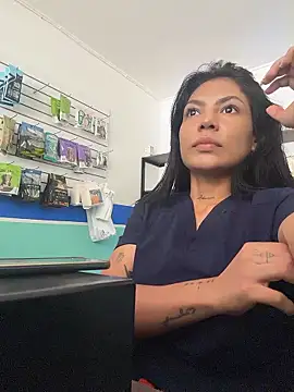 Sarah Hinata online show from 01.09.26