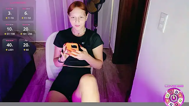Snapshot of ViktoriaSilk chatting on 06.07.26 ViktoriaSilk online show from 06.07.26