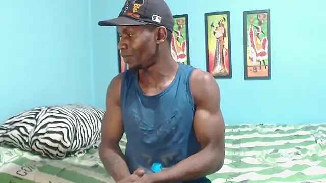 Snapshot of miltonjjakee chatting on 01.10.26 miltonjjakee online show from 01.10.26