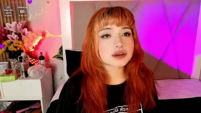 Snapshot of Sienna_Desiree chatting on 03.08.26 Sienna Desiree online show from 03.08.26