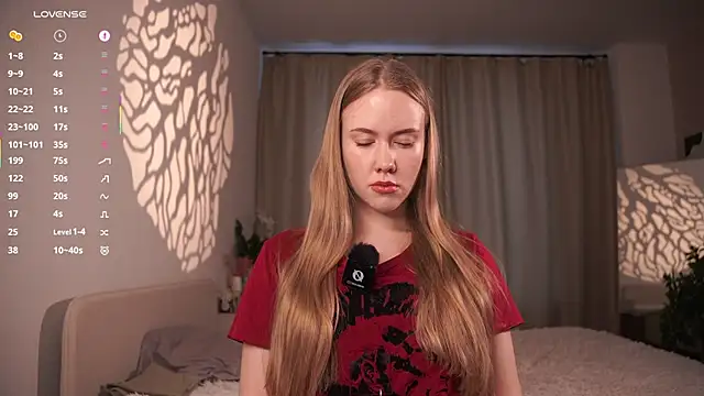 DaisyGulston online show from 01.12.26