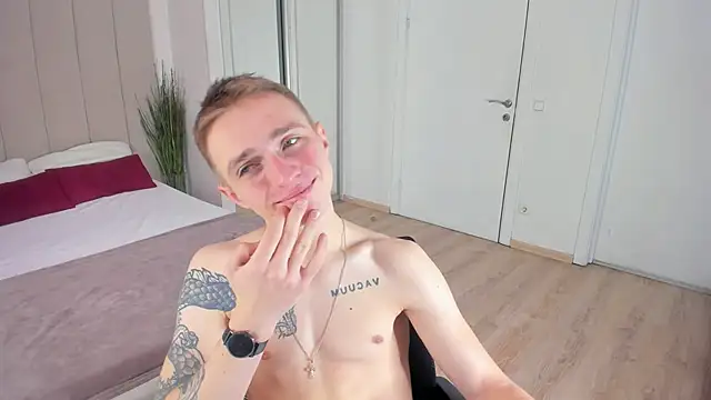 Snapshot of LEO__MILLER chatting on 01.05.26 LEO MILLER online show from 01.05.26