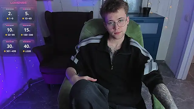 Snapshot of Tomas_Norton chatting on 06.18.26 Tomas Norton online show from 06.18.26