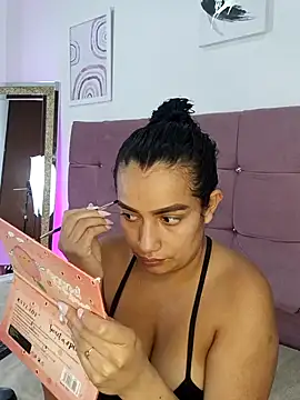 MiaKleinX online show from 01.12.26