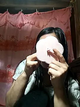 Snapshot of Hiniyk2 chatting on 02.14.26 Hiniyk2 online show from 02.14.26