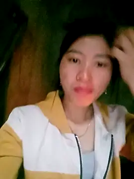 Snapshot of Hiniyk2 chatting on 02.15.26 Hiniyk2 online show from 02.15.26