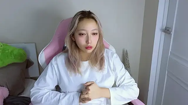 jasmilee online show from 02.14.26