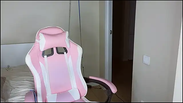 jasmilee online show from 04.03.26