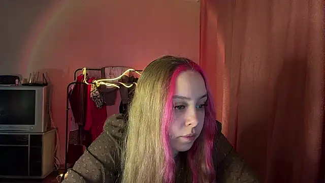 ZoraDearmon online show from 02.06.26