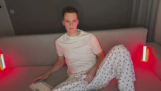 Snapshot of TeddyandMila chatting on 01.12.26 TeddyandMila online show from 01.12.26