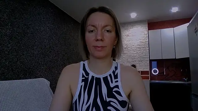 Amanda Luxe online show from 02.06.26