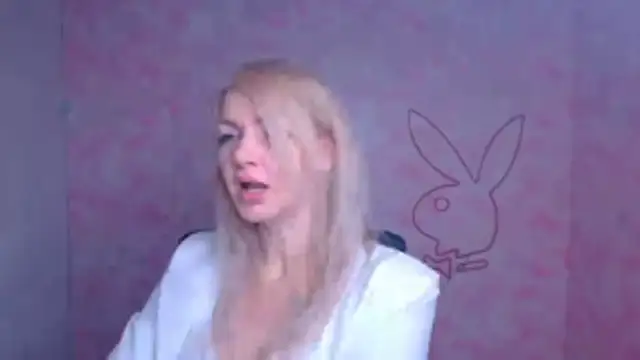 Snapshot of Madonna_Fire chatting on 01.10.26 Madonna Fire online show from 01.10.26