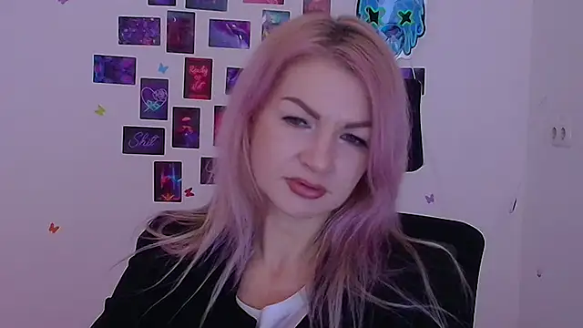 Snapshot of Madonna_Fire chatting on 01.13.26 Madonna Fire online show from 01.13.26