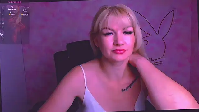 Snapshot of Madonna_Fire chatting on 06.21.26 Madonna Fire online show from 06.21.26