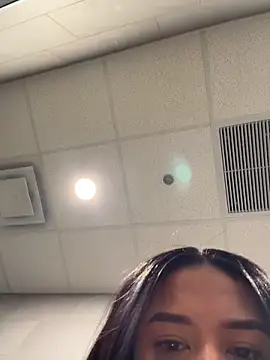 Snapshot of AnahiSkye chatting on 02.25.26 AnahiSkye online show from 02.25.26