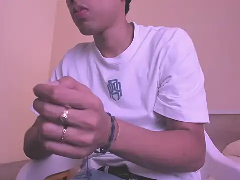 Snapshot of AustinTowers chatting on 01.31.26 AustinTowers online show from 01.31.26