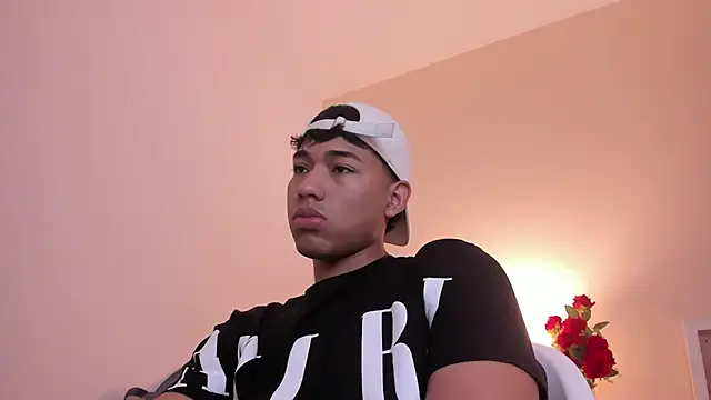 Snapshot of AustinTowers chatting on 02.20.26 AustinTowers online show from 02.20.26