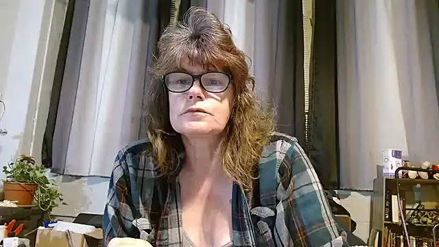 Snapshot of ladylavende3 chatting on 02.26.25 ladylavende3 online show from 02.26.25