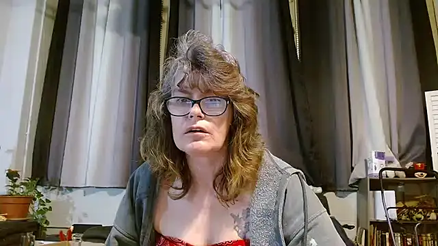 Snapshot of ladylavende3 chatting on 03.12.25 ladylavende3 online show from 03.12.25