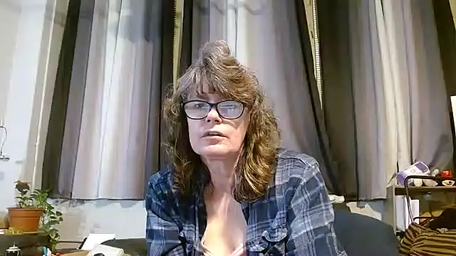 Snapshot of ladylavende3 chatting on 03.20.25 ladylavende3 online show from 03.20.25