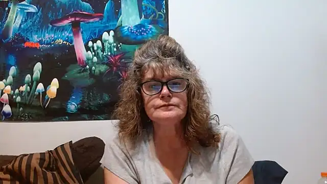 Snapshot of ladylavende3 chatting on 09.25.25 ladylavende3 online show from 09.25.25