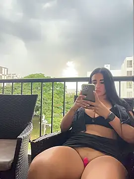 RoseOnYou online show from 02.19.26