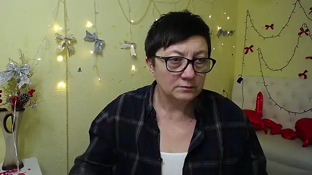 Snapshot of EmilyL0ve chatting on 01.18.26 EmilyL0ve online show from 01.18.26