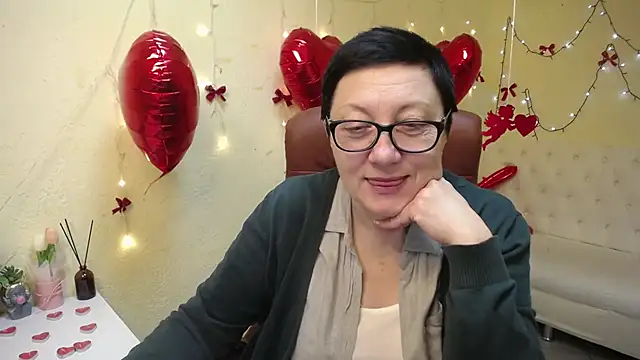 Snapshot of EmilyL0ve chatting on 02.05.26 EmilyL0ve online show from 02.05.26