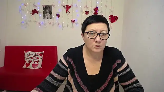 Snapshot of EmilyL0ve chatting on 02.09.26 EmilyL0ve online show from 02.09.26