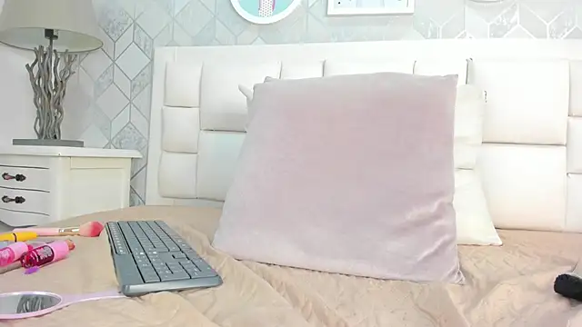 laura rouse7 online show from 04.08.26