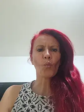 Snapshot of cintia_love chatting on 04.14.26 cintia love online show from 04.14.26