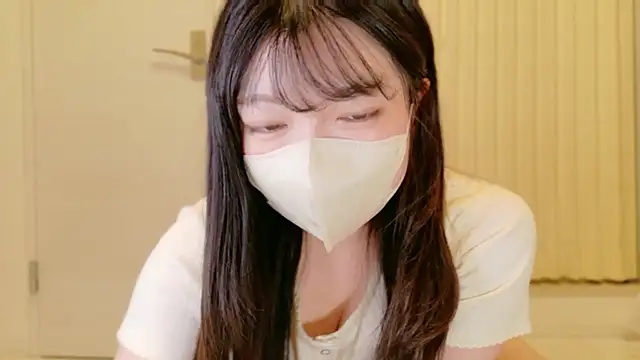 Snapshot of __Yui_ chatting on 05.06.26 Yui online show from 05.06.26