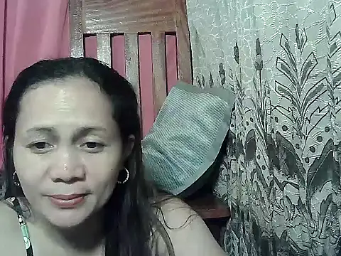 prettymomma24xx online show from 04.14.26