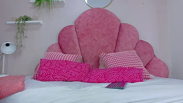 SamanthaSky   online show from 01.15.26