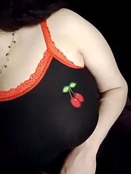 Snapshot of charmoutak_nada chatting on 04.18.26 charmoutak nada online show from 04.18.26