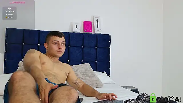 Snapshot of sweet_posionx chatting on 02.18.26 sweet posionx online show from 02.18.26