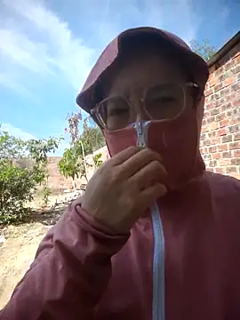 Snapshot of lina_loveee chatting on 02.13.26 lina loveee online show from 02.13.26