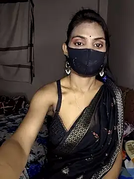 Snapshot of rani_coupleee chatting on 05.21.26 rani coupleee online show from 05.21.26