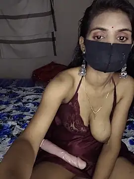 Snapshot of rani_coupleee chatting on 05.25.26 rani coupleee online show from 05.25.26