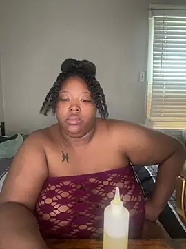 Chocolatebunnyxx96 online show from 04.13.26