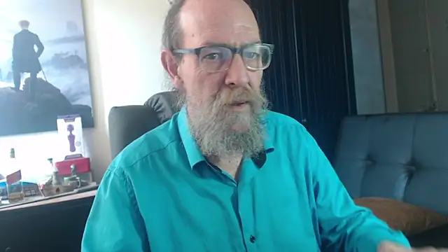 Snapshot of Uncle_Hottie chatting on 07.16.26 Uncle Hottie online show from 07.16.26