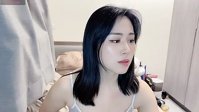Snapshot of BabyOneDaily chatting on 05.05.26 BabyOneDaily online show from 05.05.26