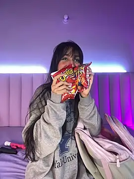 Snapshot of Denightjones chatting on 02.24.26 Denightjones online show from 02.24.26