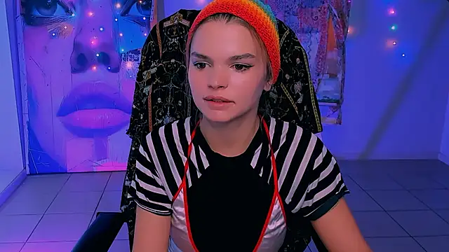 Snapshot of SaraGolben chatting on 01.15.26 SaraGolben online show from 01.15.26